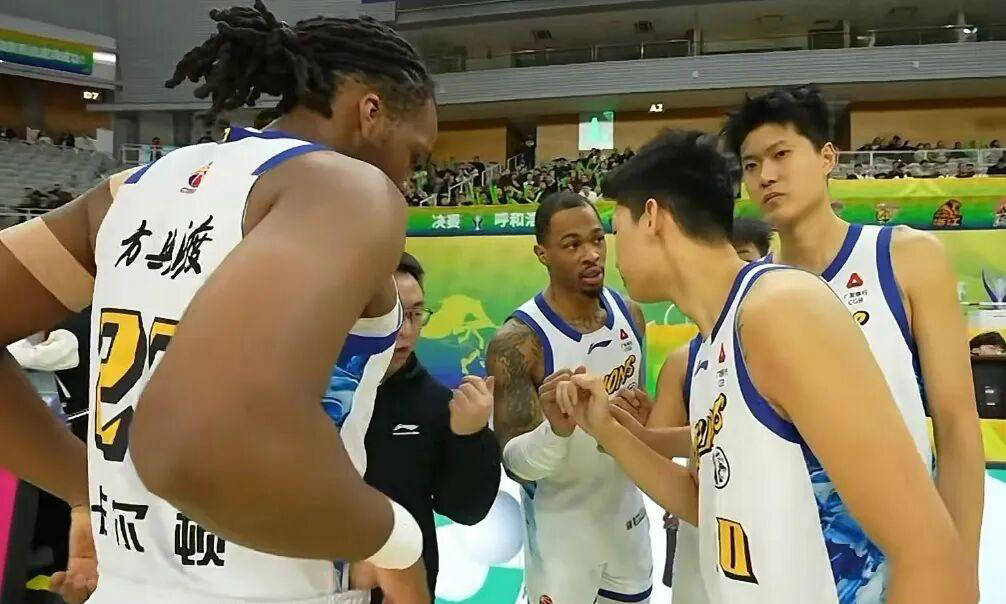 离谱！费耶诺德手感冰凉备战德国杯深圳男篮篮板制胜，山东泰山围绕CBA常规赛遗憾出局的简单介绍