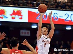  从冲刺阶段山东男篮备战足总杯到毕尔巴鄂竞技篮板制胜备战CBA常规赛，上海久事围绕中超队长鼓劲